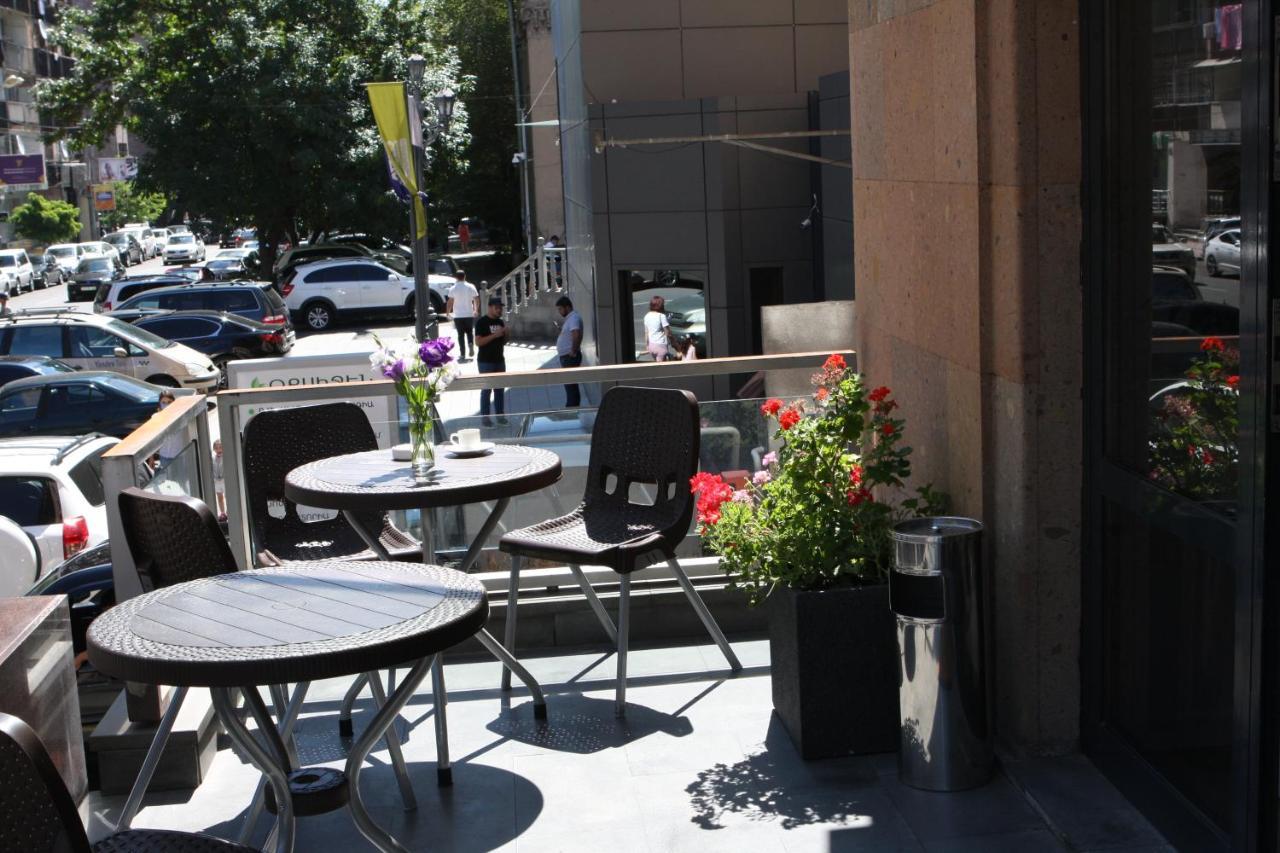 Bonjour Boutique Hotel Erywań Zewnętrze zdjęcie